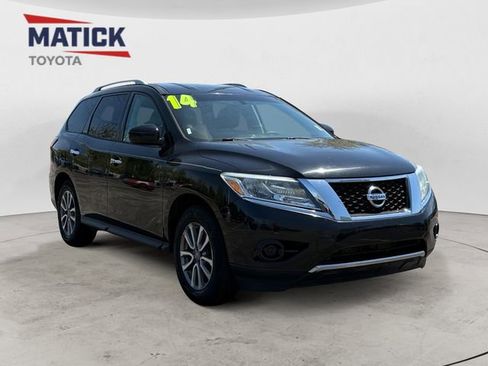 Used 2014 Nissan Pathfinder SV FWD image 1