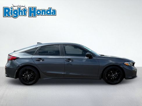 Used 2025 Honda Civic Sport image 9