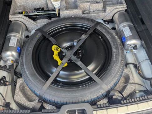 Used 2018 Volvo XC60 T6 R-Design w/ Convenience Package image 14