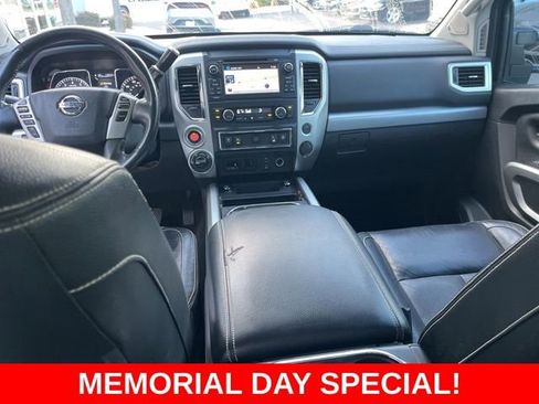 Used 2018 Nissan Titan PRO-4X w/ Pro-4x Convenience Package AWD/4WD image 11