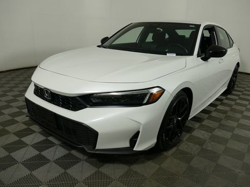 Used 2025 Honda Civic Sport image 3