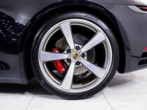 Certified 2021 Porsche 911 Targa 4S AWD/4WD image 29