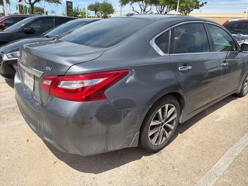 Used 2016 Nissan Altima 2.5 SV w/ Convenience Package FWD image 3