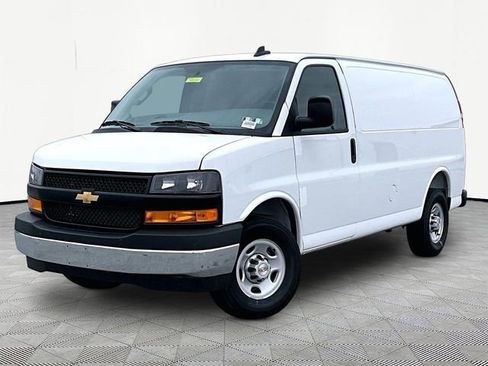 New 2025 Chevrolet Express 3500 w/ Driver Convenience Package image 3