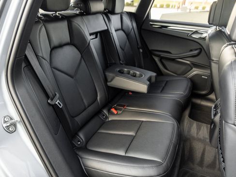 Certified 2026 Porsche Macan AWD/4WD image 41