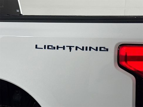 Used 2022 Ford F150 Lightning Pro image 11