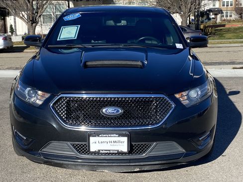 Used 2015 Ford Taurus SHO image 9