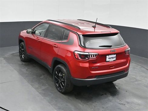 New 2026 Jeep Compass Latitude image 33