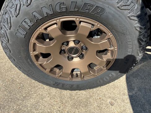 New 2025 Toyota Tacoma Trailhunter image 28