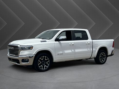 Used 2025 RAM 1500 Laramie AWD/4WD image 35