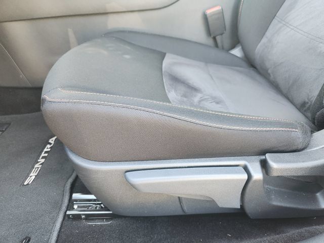 Used 2025 Nissan Sentra SR FWD image 22