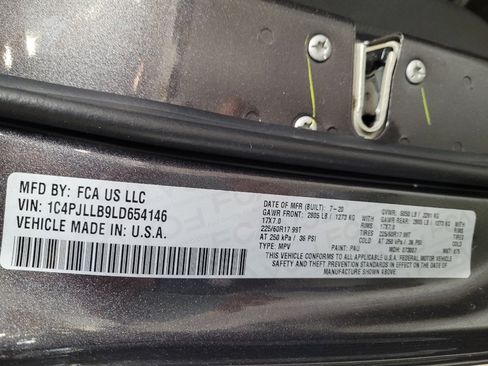 Used 2020 Jeep Cherokee Latitude Plus FWD image 33