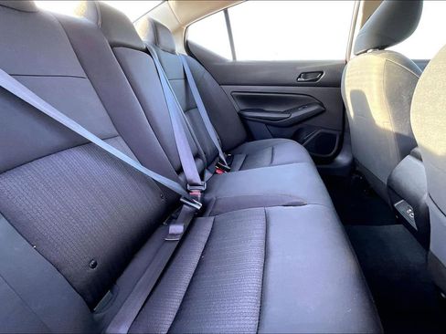 Used 2025 Nissan Altima 2.5 SV FWD image 24