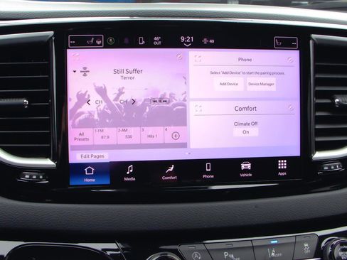 Used 2023 Chrysler Pacifica Touring-L image 22