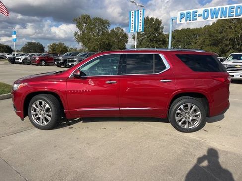 Used 2020 Chevrolet Traverse Premier FWD image 3