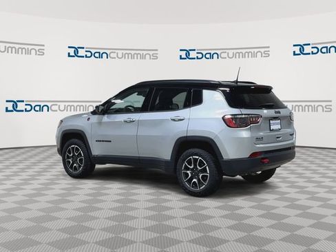 Used 2025 Jeep Compass Trailhawk AWD/4WD image 7