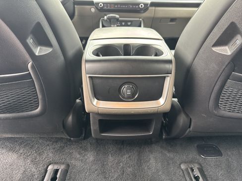 Used 2025 Kia Carnival FWD image 23