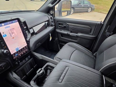 New 2025 RAM 2500 Limited AWD/4WD image 43