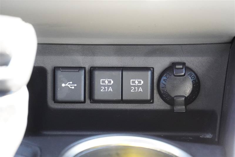 Used 2020 Toyota Highlander XLE AWD/4WD image 69