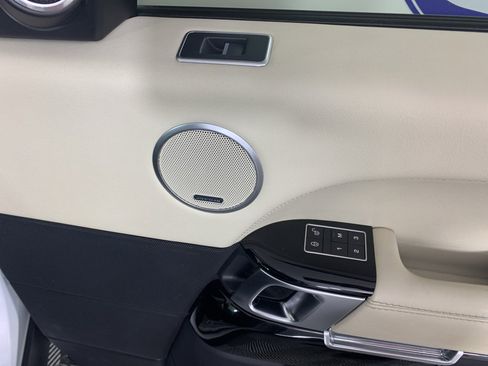 Used 2016 Land Rover Range Rover Long Wheelbase Supercharged image 42