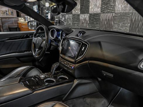 Used 2019 Maserati Ghibli S GranLusso AWD/4WD image 11