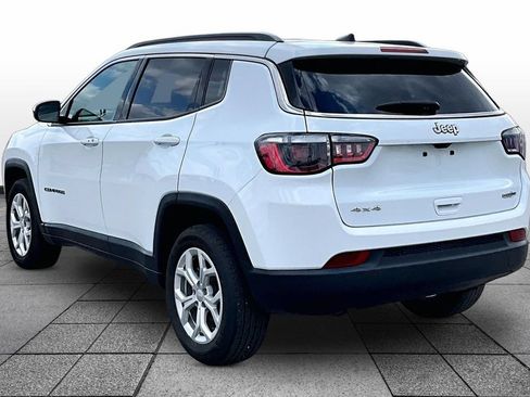 Used 2024 Jeep Compass Latitude AWD/4WD image 11