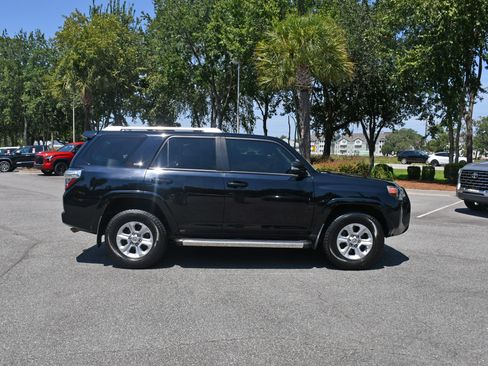 Used 2017 Toyota 4Runner SR5 Premium RWD image 5