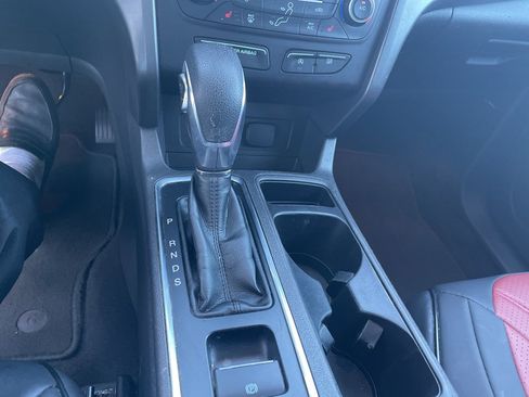 Used 2019 Ford Escape SE image 15