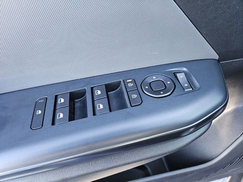 Used 2025 Kia K4 LXS image 30