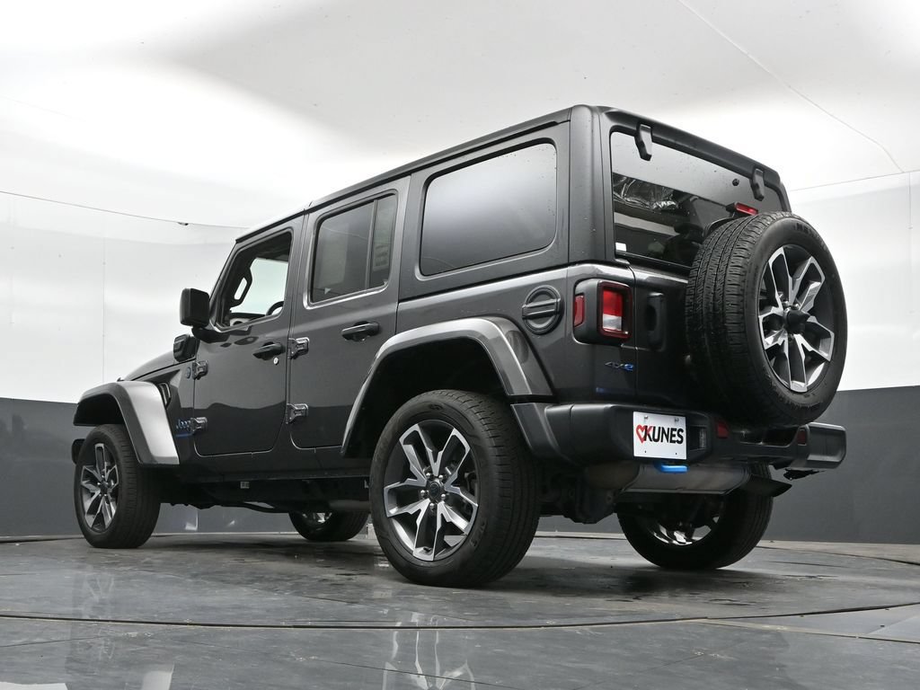 Used 2024 Jeep Wrangler Unlimited AWD/4WD image 46