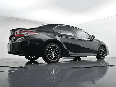 Used 2022 Toyota Camry SE FWD image 29