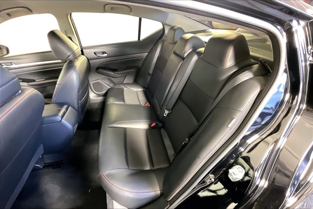 Used 2024 Nissan Altima 2.5 SR FWD image 32