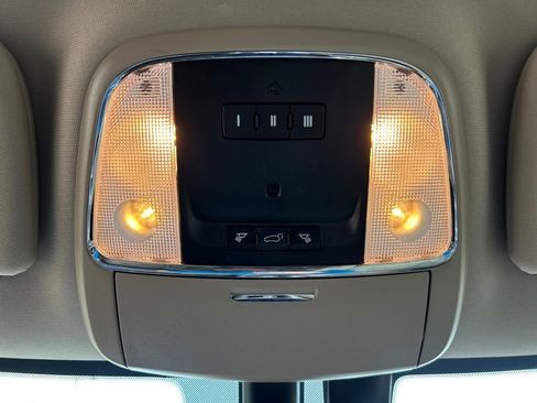 Used 2019 Jeep Grand Cherokee Limited image 18