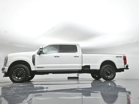 Used 2024 Ford F250 Platinum AWD/4WD image 7
