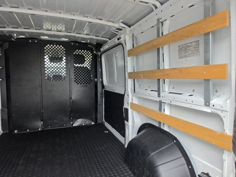 Used 2025 RAM ProMaster 2500 w/ U-Haul Equipment Group FWD image 13