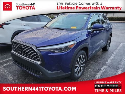 Used 2022 Toyota Corolla Cross XLE image 1