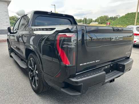 Used 2025 GMC Sierra EV Denali AWD/4WD image 5