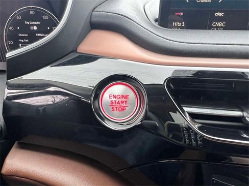 Used 2023 Acura MDX SH-AWD w/ Technology Package image 29