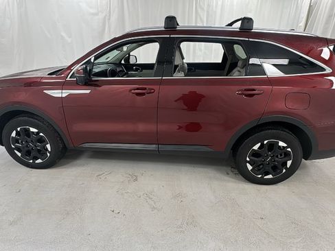Used 2025 Kia Sorento S image 6