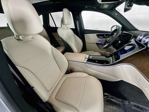 Certified 2026 Mercedes-Benz GLC 300 image 28