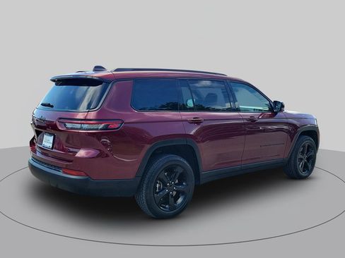 Used 2024 Jeep Grand Cherokee L Limited w/ Black Appearance Package RWD image 3