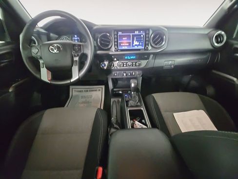 Used 2021 Toyota Tacoma TRD Off-Road image 10