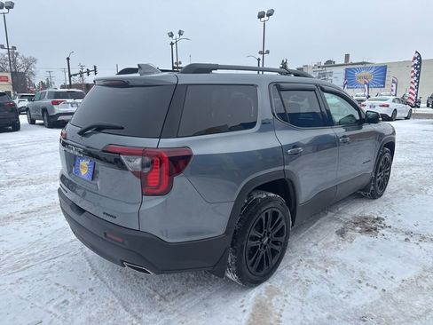 Used 2022 GMC Acadia SLT w/ Elevation Edition image 9