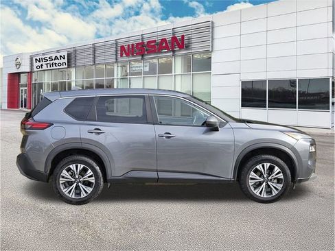 Certified 2023 Nissan Rogue SV image 3