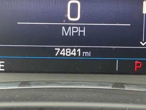 Used 2021 GMC Acadia SLE FWD image 18