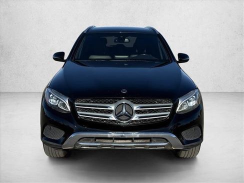 Used 2019 Mercedes-Benz GLC 300 4MATIC image 2