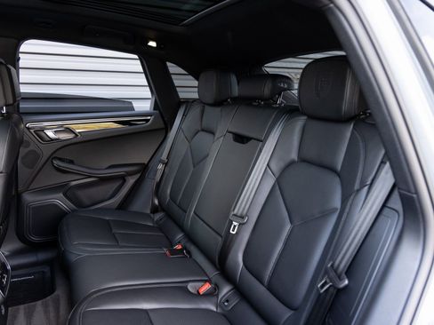 Certified 2026 Porsche Macan AWD/4WD image 26