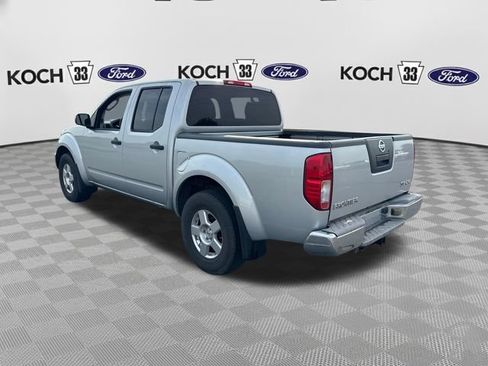 Used 2007 Nissan Frontier SE w/ SE Value Truck Pkg AWD/4WD image 2