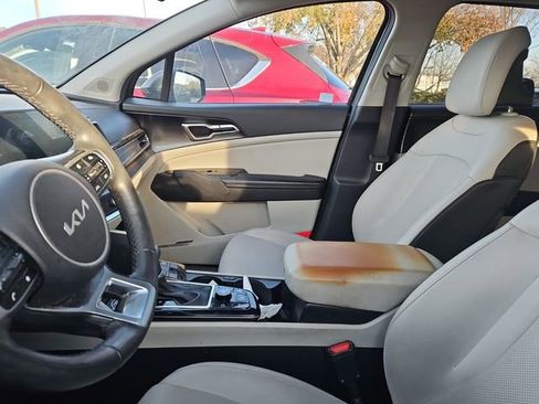 Used 2023 Kia Sportage EX image 8
