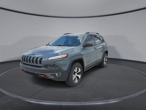 Used 2014 Jeep Cherokee Trailhawk w/ Technology Group AWD/4WD image 4